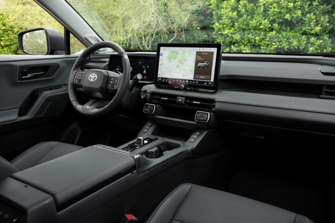 Toyota RAV4 -2.jpg