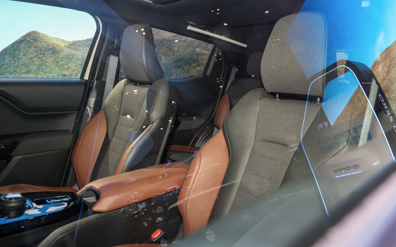 Toyota Urban Cruiser EV 7.jpg