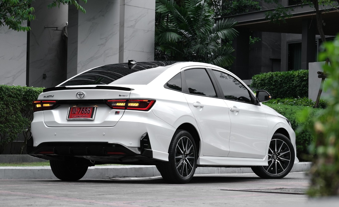 Toyota Yaris ATIV HEV 2.jpg