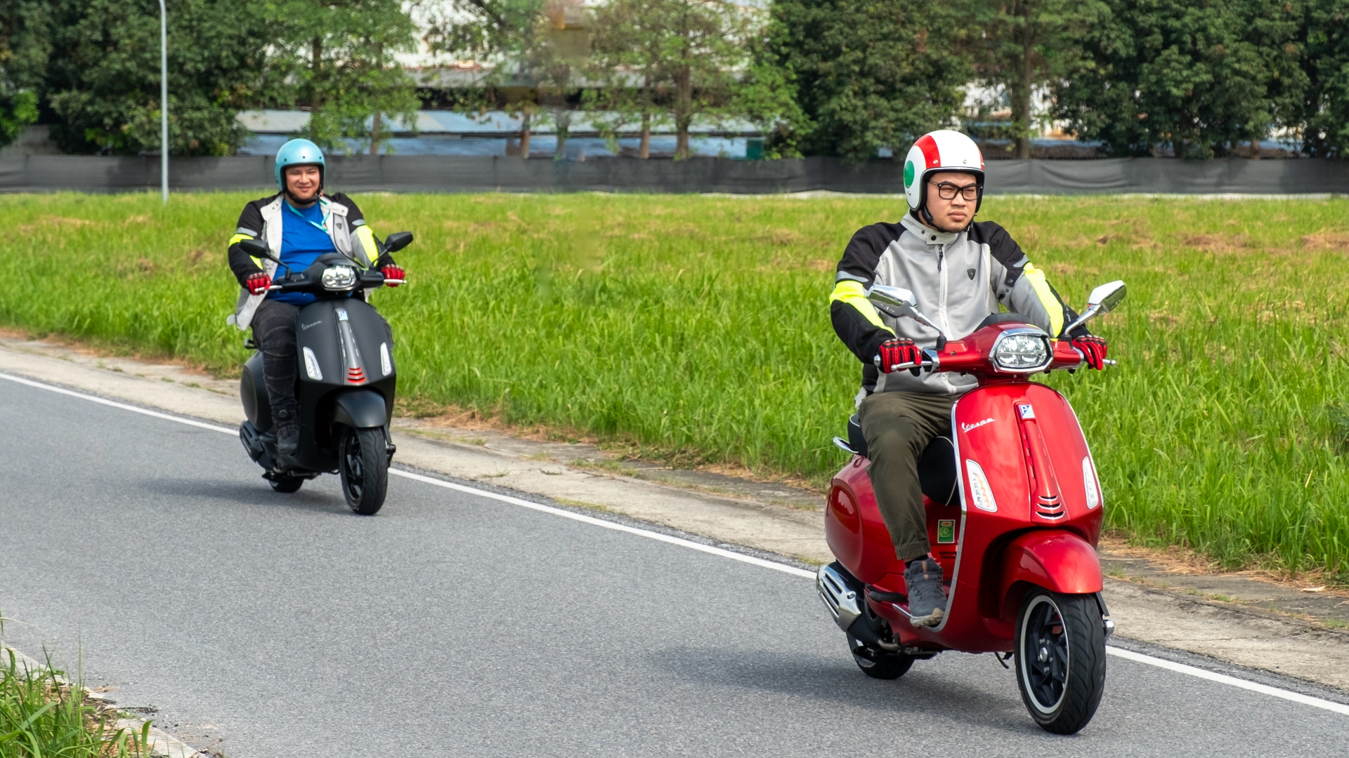 Vespa Sprint 1 1.jpg
