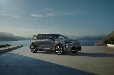 Mitsubishi Eclipse Cross EV 3.jpg