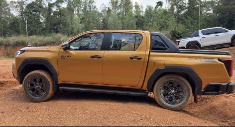 New Toyota Hilux 3.jpg
