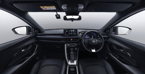 Toyota Yaris Cross HEV NightShade 3.jpg