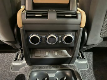 Land Rover Defender 2026 3.jpg