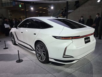 Lexus ES 2026 2.jpg