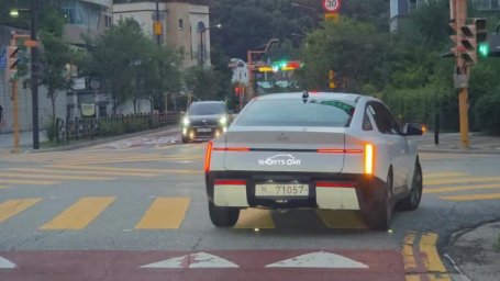 Elantra-3.jpg