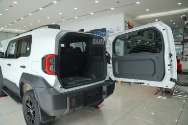 Toyota Land Cruiser FJ (25).jpg