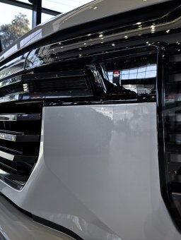  2027 Mitsubishi Pajero 3.jpg