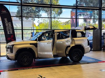  2027 Mitsubishi Pajero 7.jpg