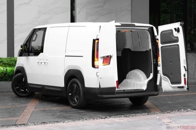 Kia PV5 14.jpg