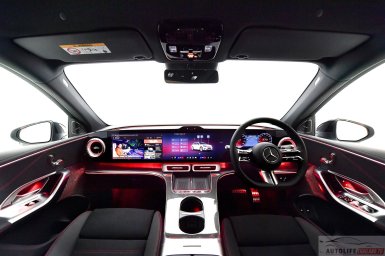 Mercedes-Benz GLC 300 -3.jpg