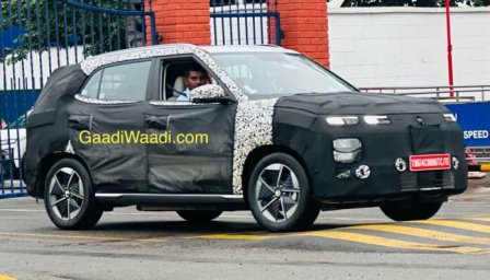 Hyundai-Creta-EV-Spied-2025-696x398.jpg